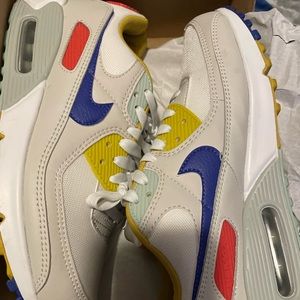 Nike shoes only worn once